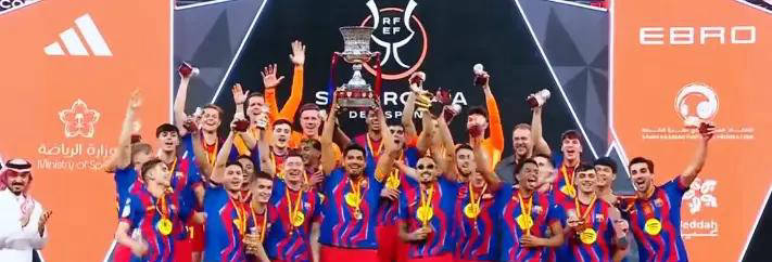 拉菲尼亚封神之夜！巴萨3-2逆转皇马勇夺西超杯，西甲冠军呼之欲出？